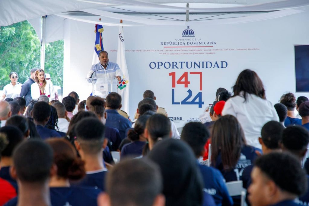 Gabinete de Política Social abre nuevos centros de programa “Oportunidad 14-24” en San Cristóbal y Moca
