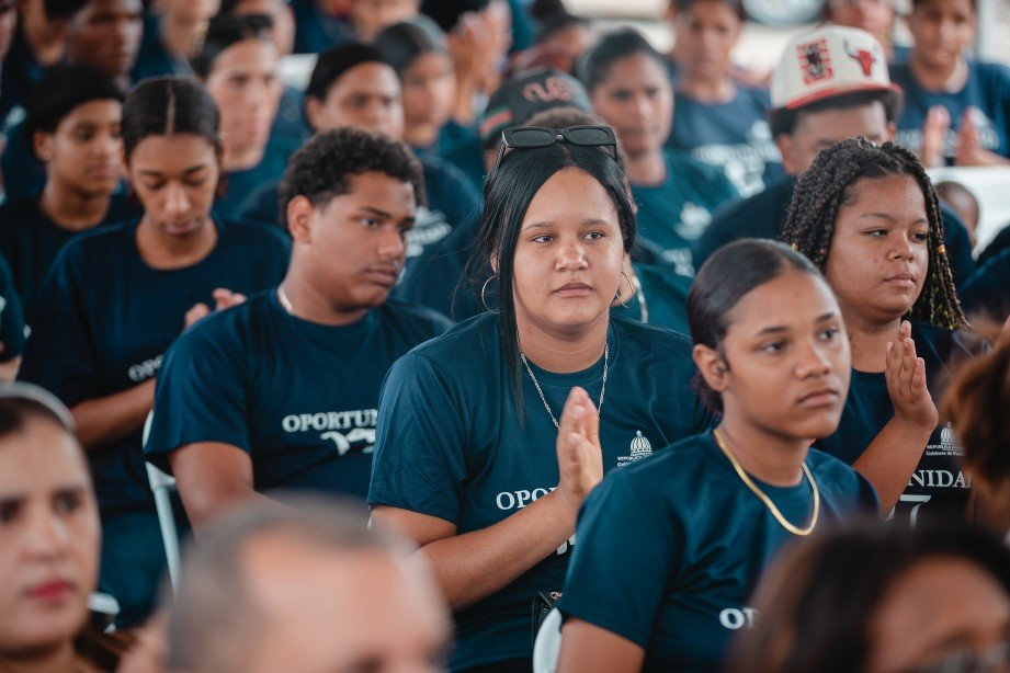 Programa “Oportunidad 14-24” impactará a jóvenes de Tamboril en Santiago
