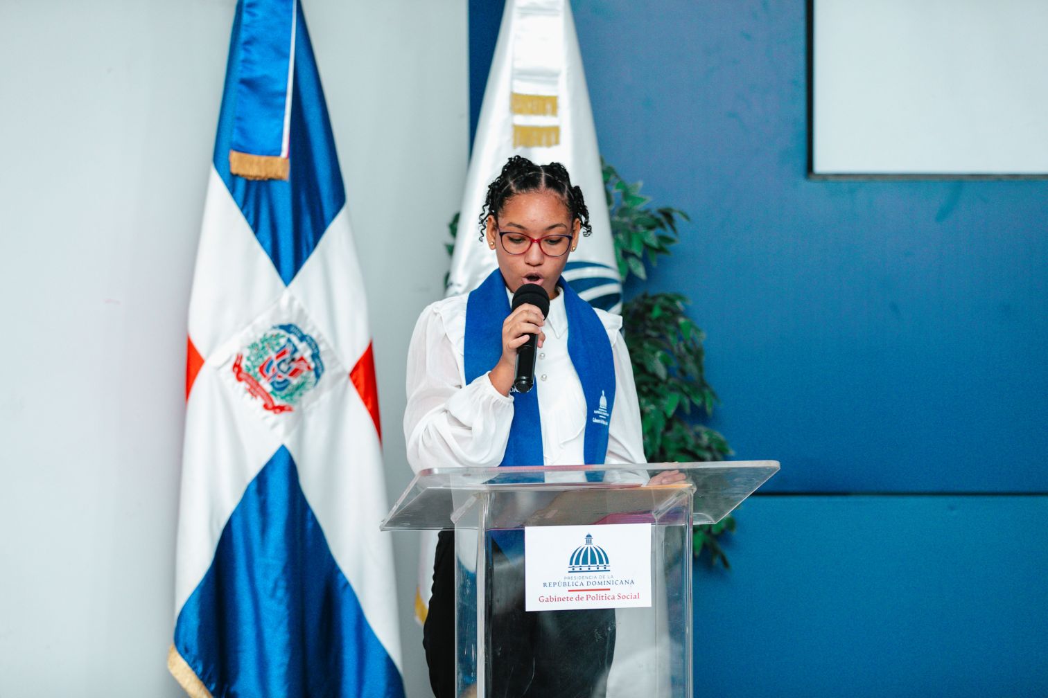 Más de 40 jóvenes que habían abandonado la escuela completan cursos técnicos en Los Guaricanos y Los Alcarrizos