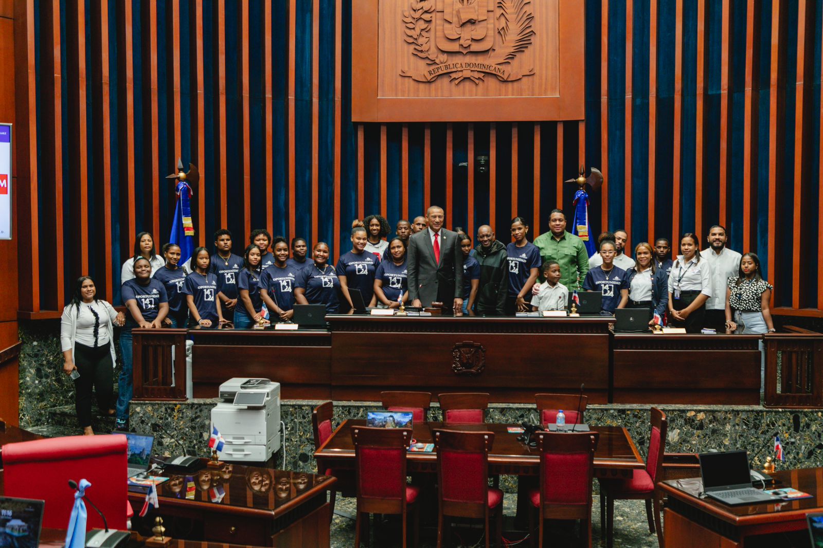 Estudiantes del Programa Oportunidad 14-24 cumplen rol de Senador por un día en actividad de cohesión social