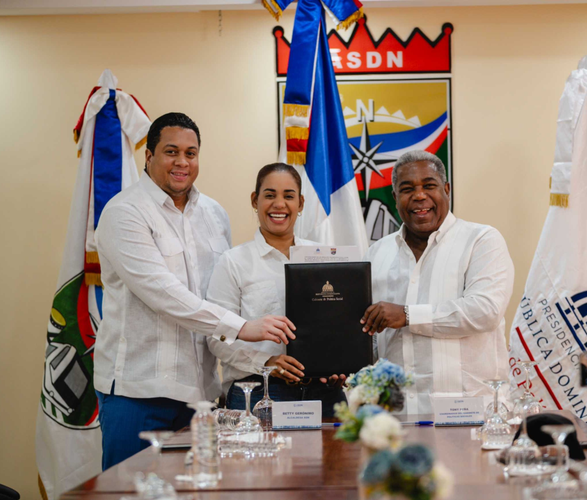 Gobierno y Ayuntamiento de Santo Domingo Norte firman acuerdo para ampliar el Programa Oportunidad 14-24