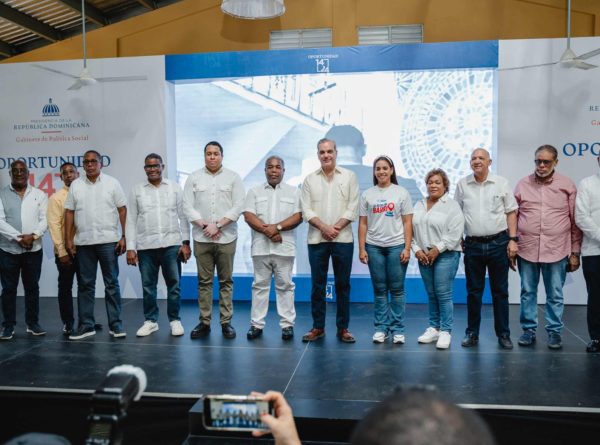 Presidente Abinader inaugura dos centros del programa “Oportunidad 14-24” en Santo Domingo Norte