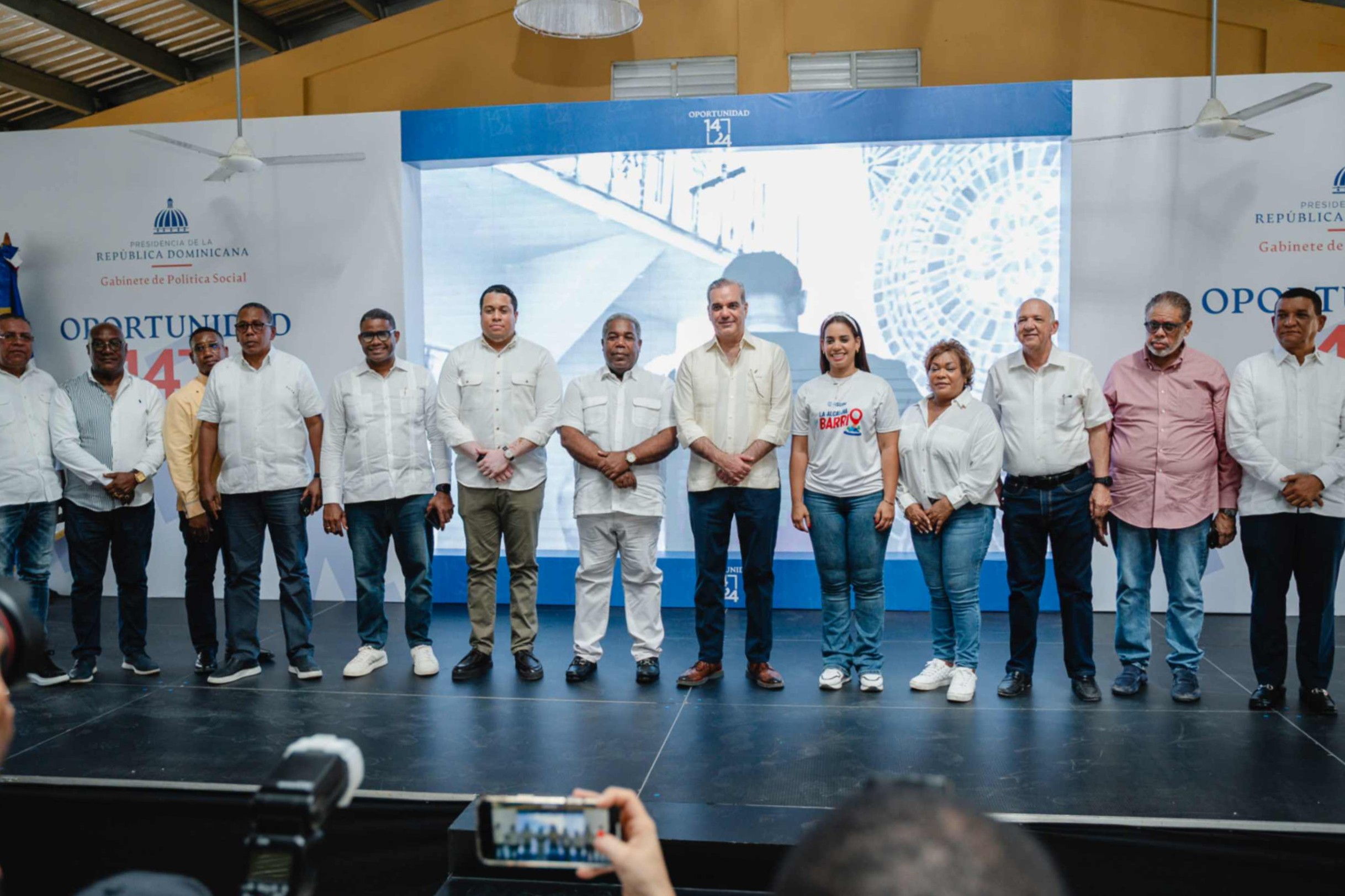 Presidente Abinader inaugura dos centros del programa “Oportunidad 14-24” en Santo Domingo Norte