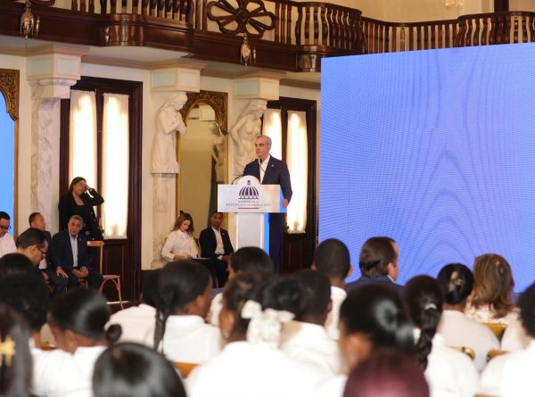 Más de 200 mil jóvenes dejaron de ser “Ninis” gracias a las programas del gobierno como “Oportunidad 14-24” para insertarlos en centros de estudio y trabajo