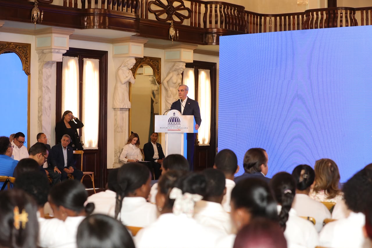 Más de 200 mil jóvenes dejaron de ser “Ninis” gracias a las programas del gobierno como “Oportunidad 14-24” para insertarlos en centros de estudio y trabajo