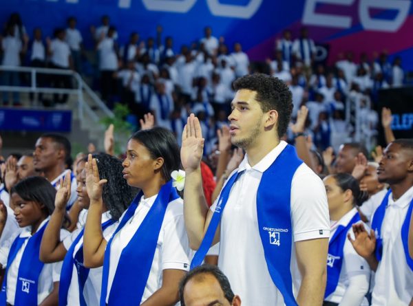 Presidente Abinader encabeza por segundo día consecutivo, graduación de 2,576 jóvenes de Oportunidad 14-24; Programa supera los 35 mil egresados