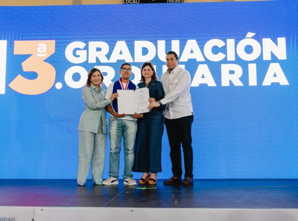 Vicepresidenta Raquel Peña encabeza graduación del programa Oportunidad 14-24 en la Región Norte